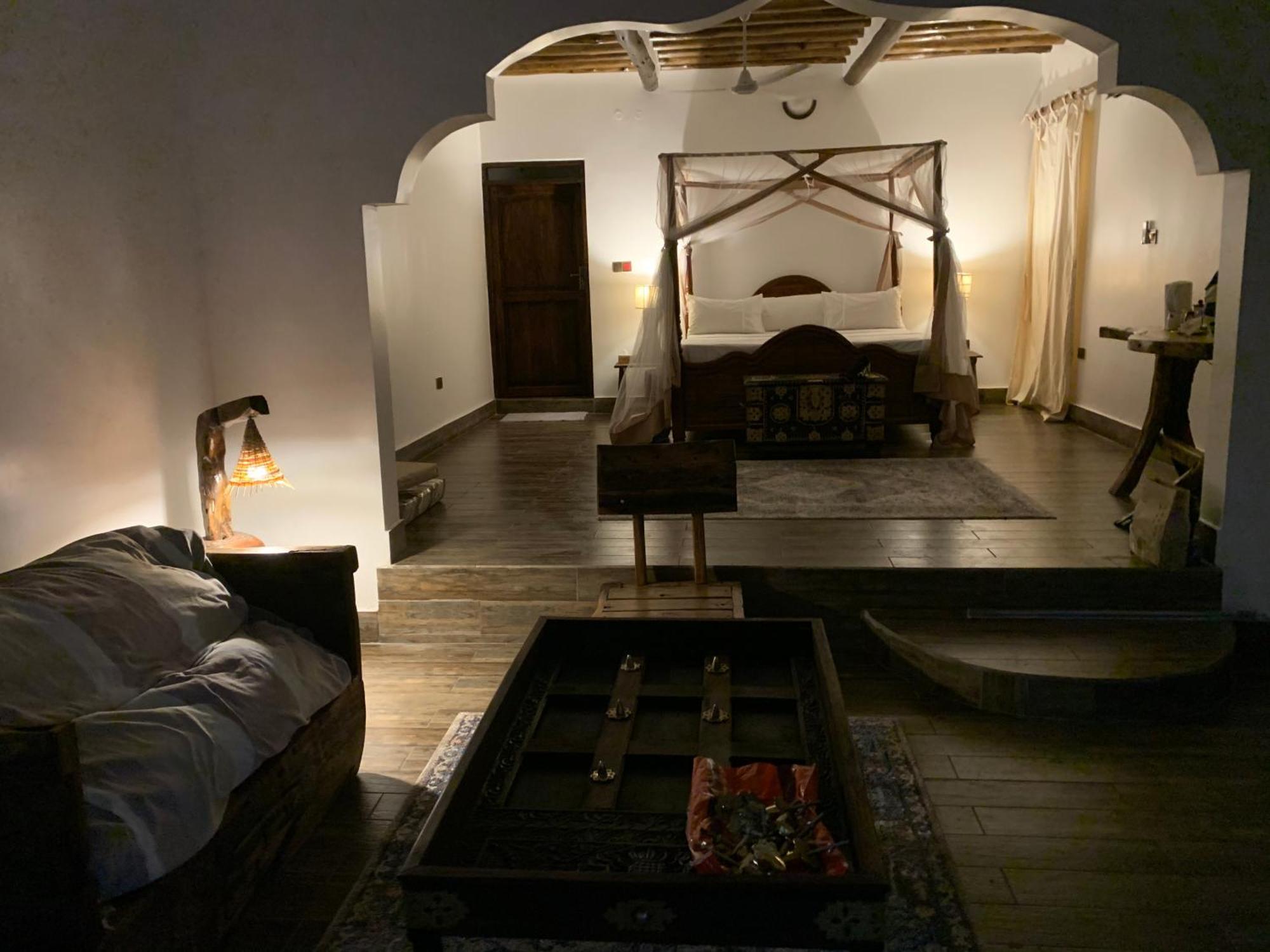 Zi Dhow Resort *